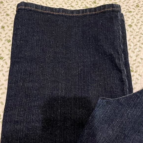 DKNY SOHO Dark Wash Women’s Bootcut Jeans, Size 8 - Picture 3 of 16